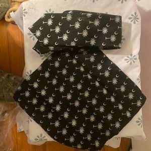 Palmetto tie and handkerchief